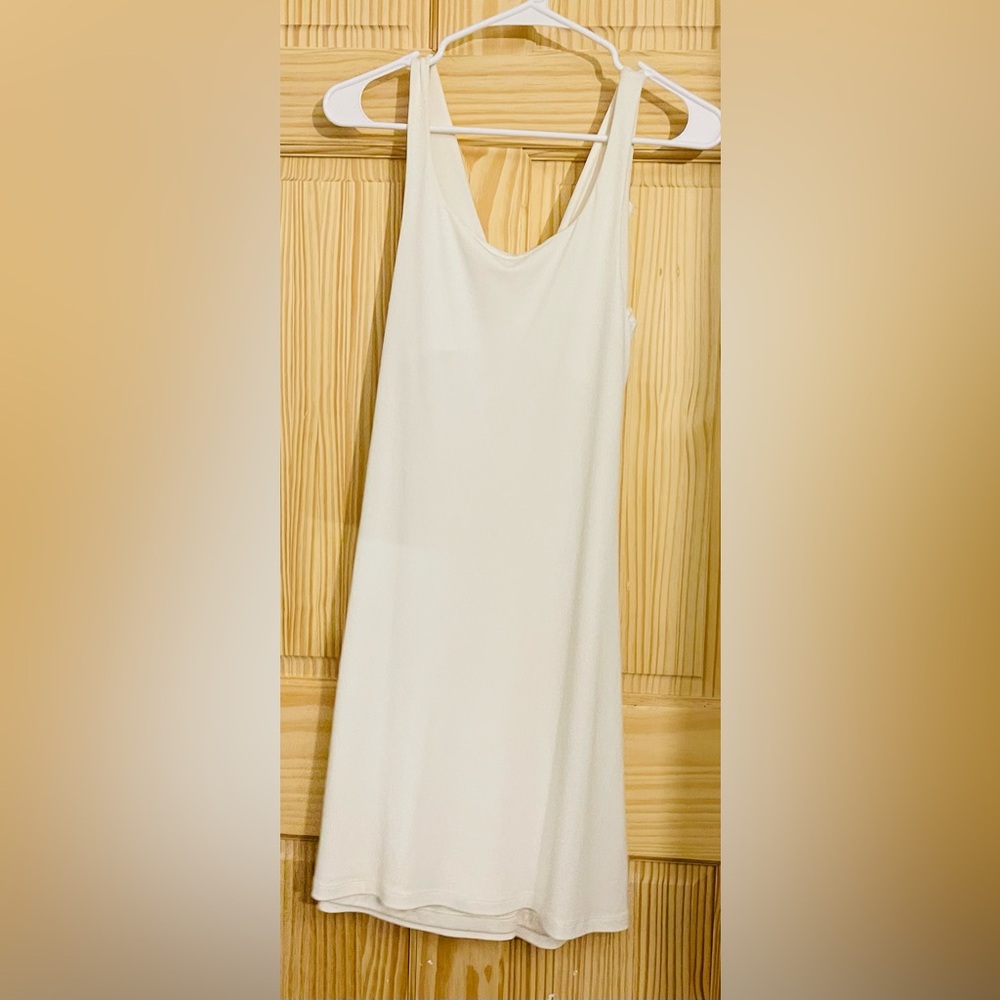 Elegant Cream Sleeveless Dress - Picture 8 of 11